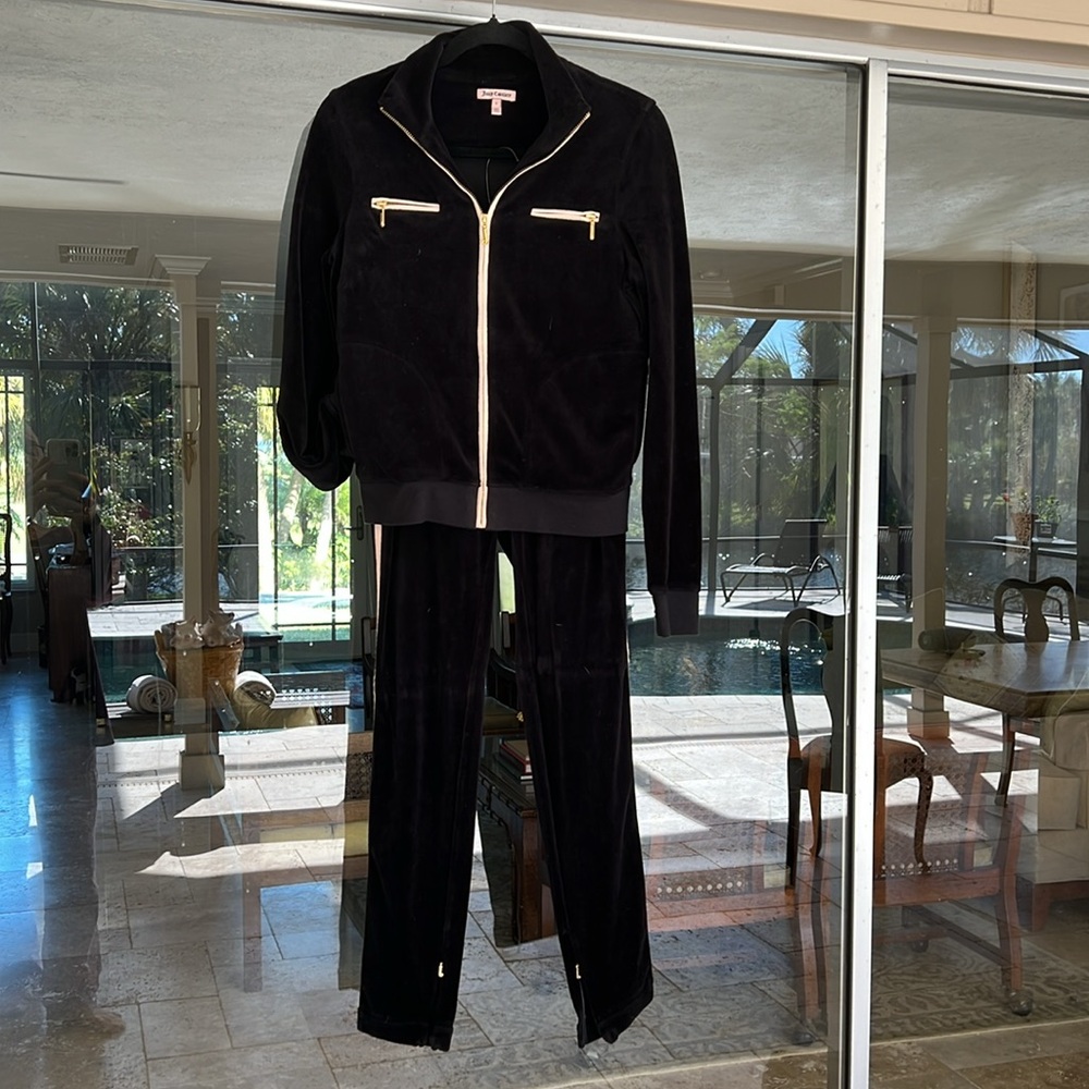 Juicy Couture set. Velour and grosgrain trim